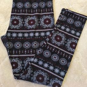 Simple Addiction Mandela  pattern leggings